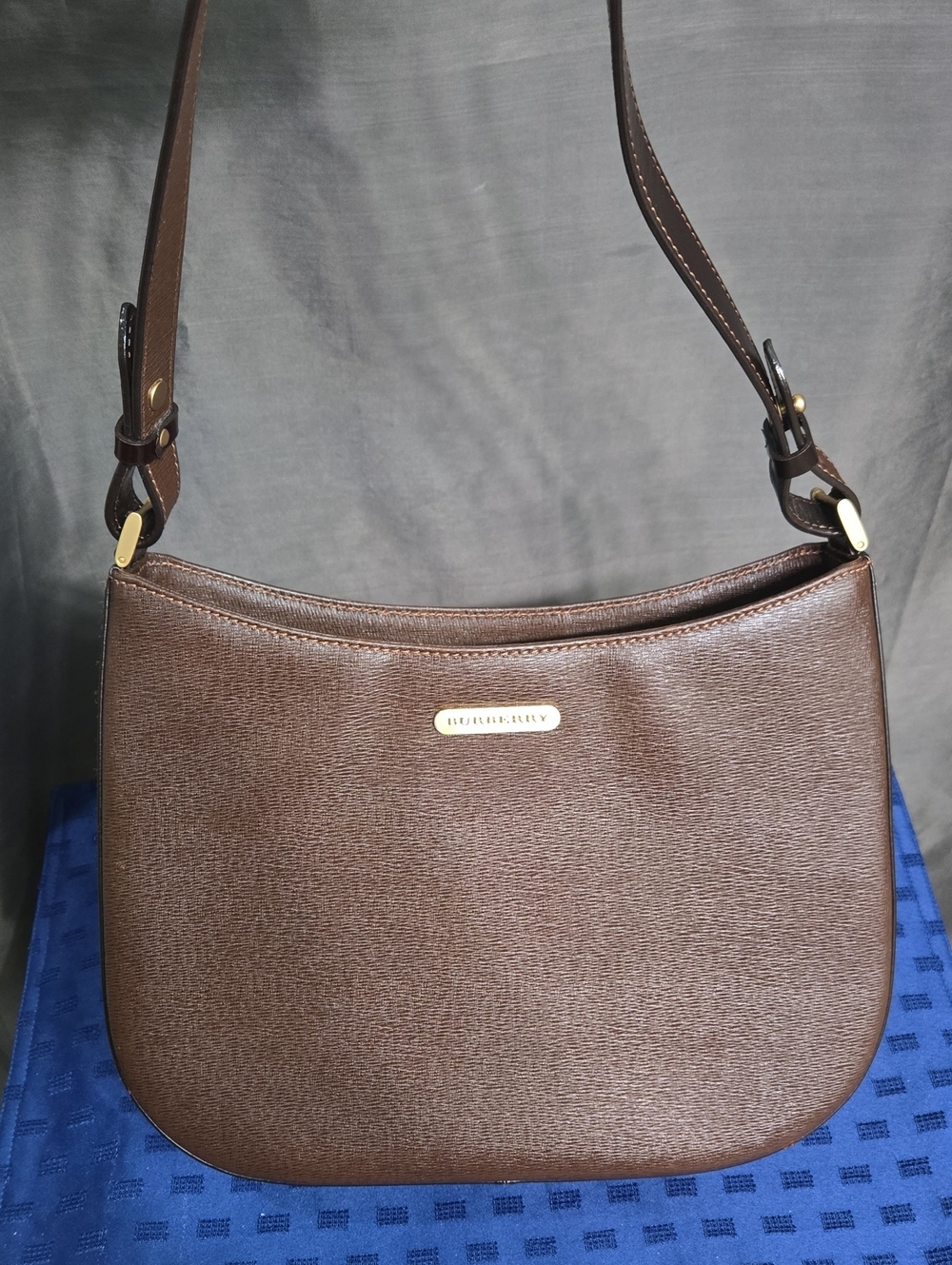 Burberry Brown Leather Shoulder Bag with Gold-Tone Plaque Excellent Condition